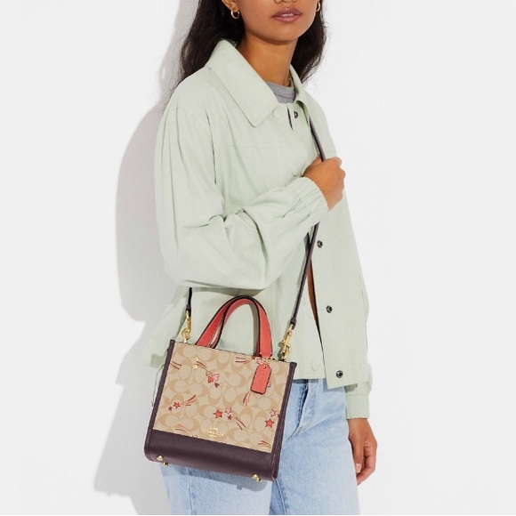 NWT COACH Dempsey Tote 22 In Signature Canvas With Heart And Star Print CJ646 - Picture 4 of 7